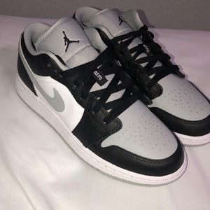 Nike Air Jordan 1 low shadow size boys: 6.5Y